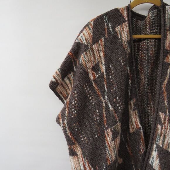 Boho Southwestern Women Size Large Open Front Gray Neutral Beige Fringe Poncho - Picture 3 of 12